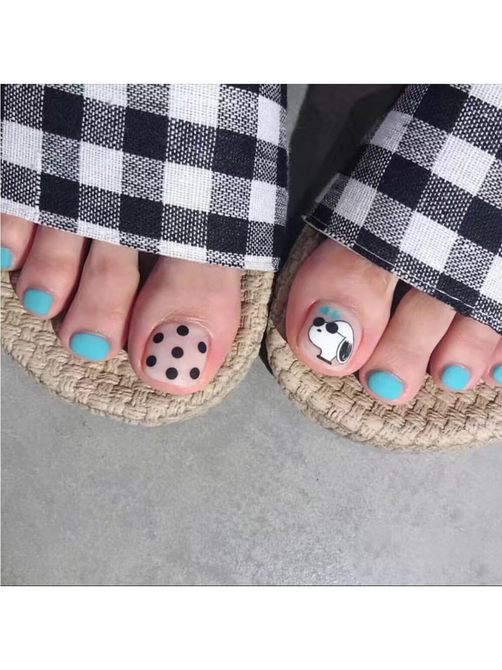 Snoopy Cool toenails - Nail Junkie - full artificial nail set